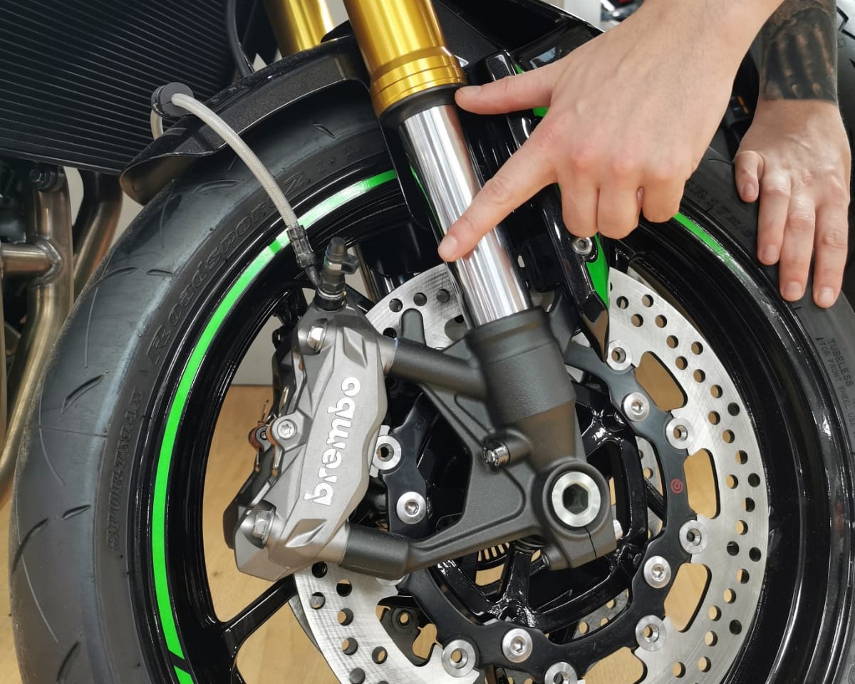 Andy's top 3 features of the 2023 Kawasaki Z900 SE: THE BRAKES