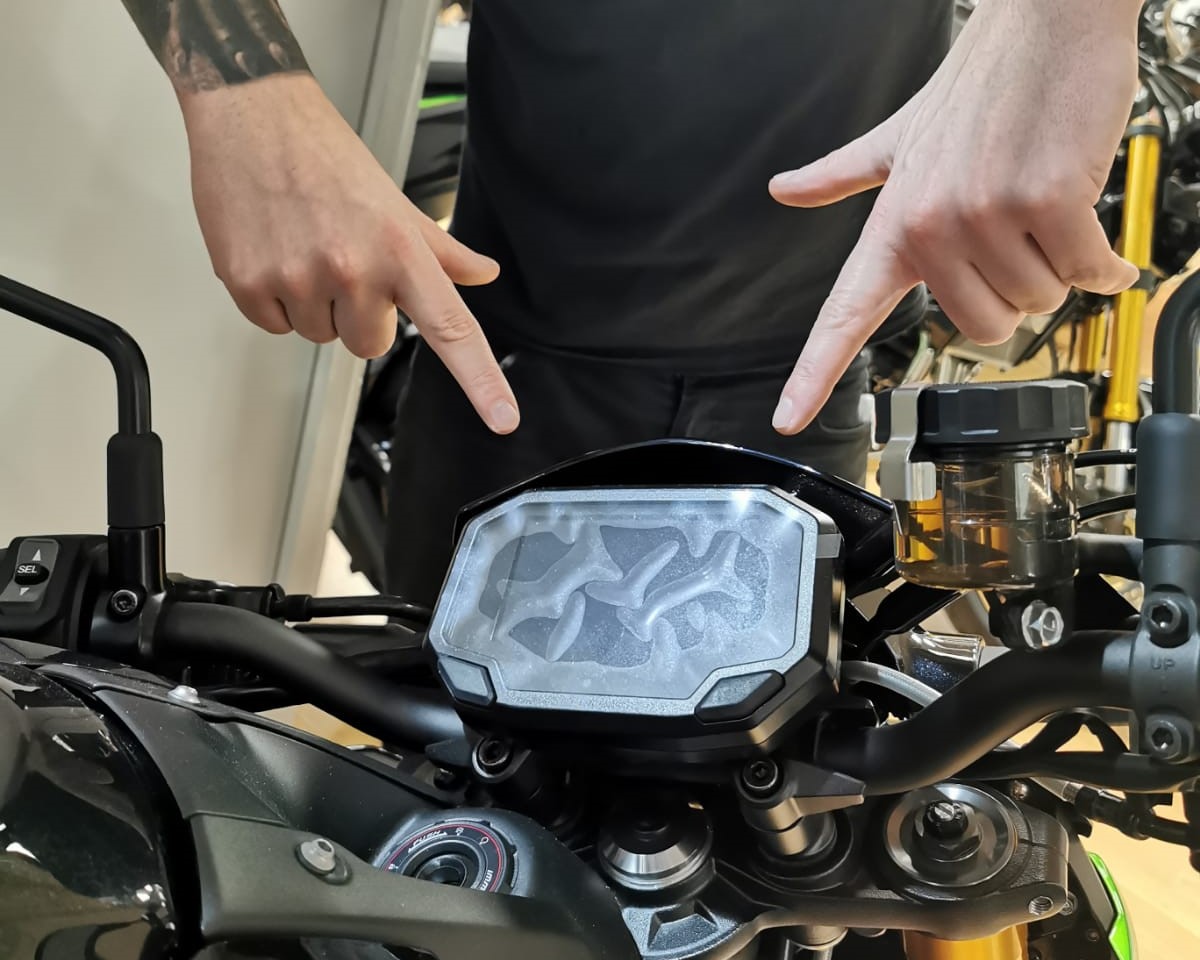 Andy's top 3 features of the 2023 Kawasaki Z900 SE: THE SCREEN