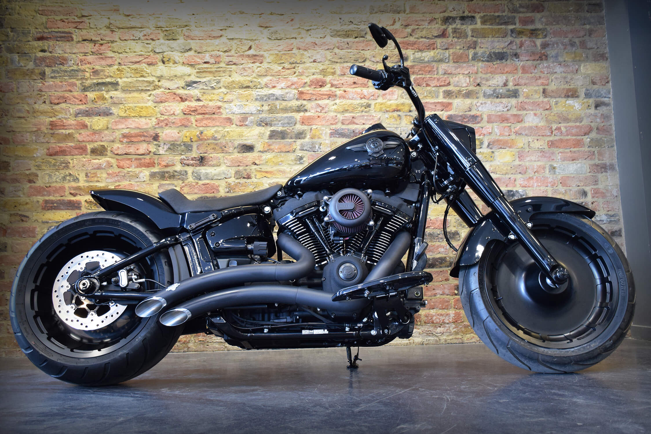 Afkorting Kader afbetalen Harley® Fat Boy® 114 with aggressive all-black styling
