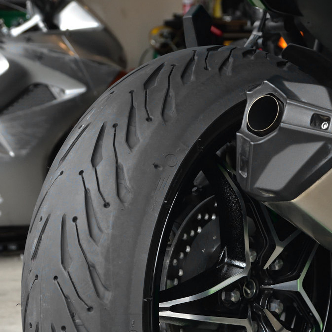 Customised Rebel CMX500 Whitewall Tyre