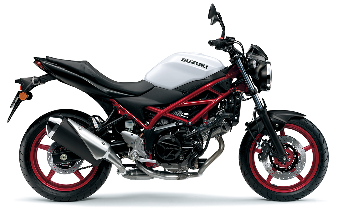 Glass Sparkle Black /  Pearl Brilliant White SV650