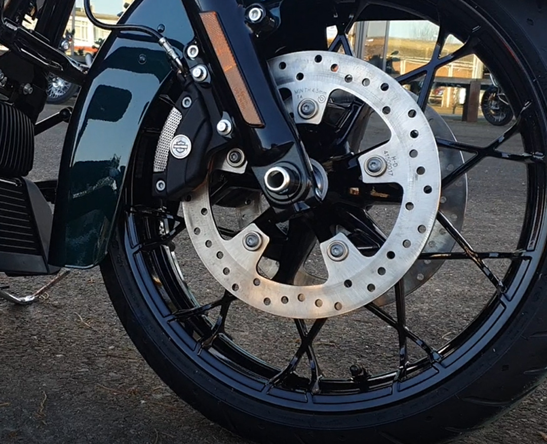 Road King in Snake Venom - Brembo Brakes