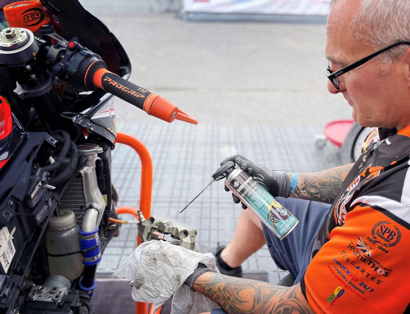 The True Heroes Racing team: Taking Off 2022 Cleaning brakes