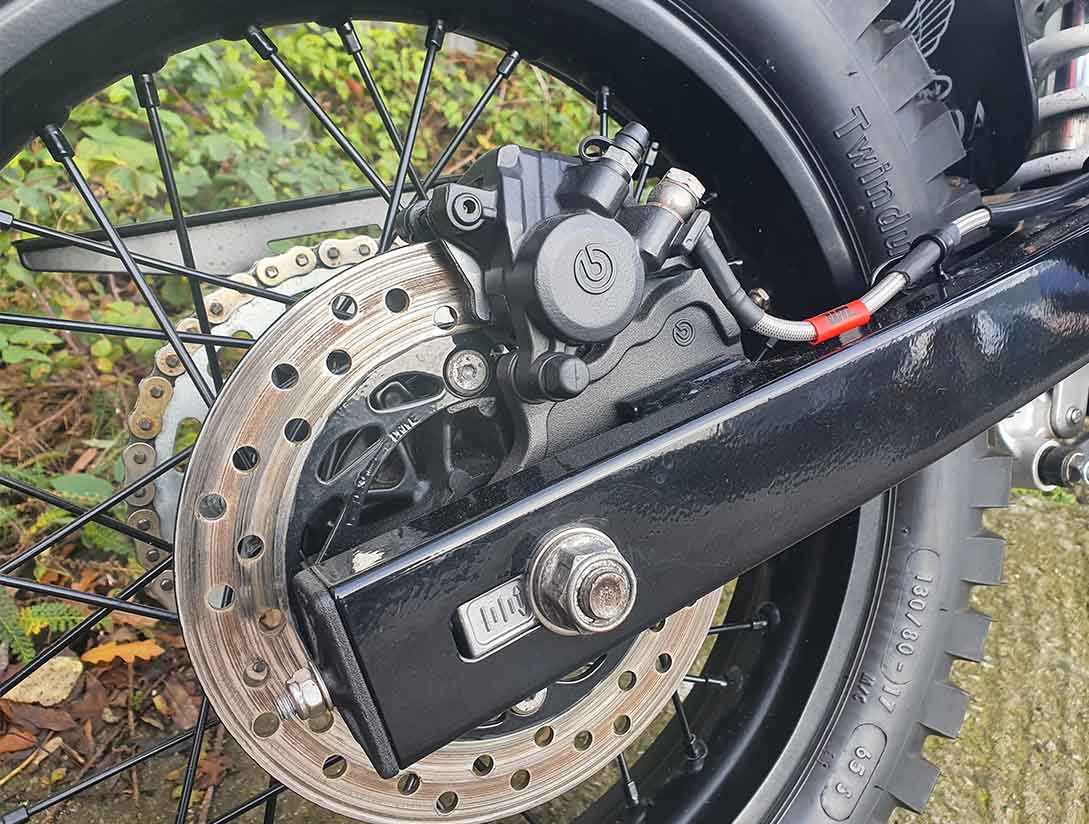 The Camel's Brembo calipers