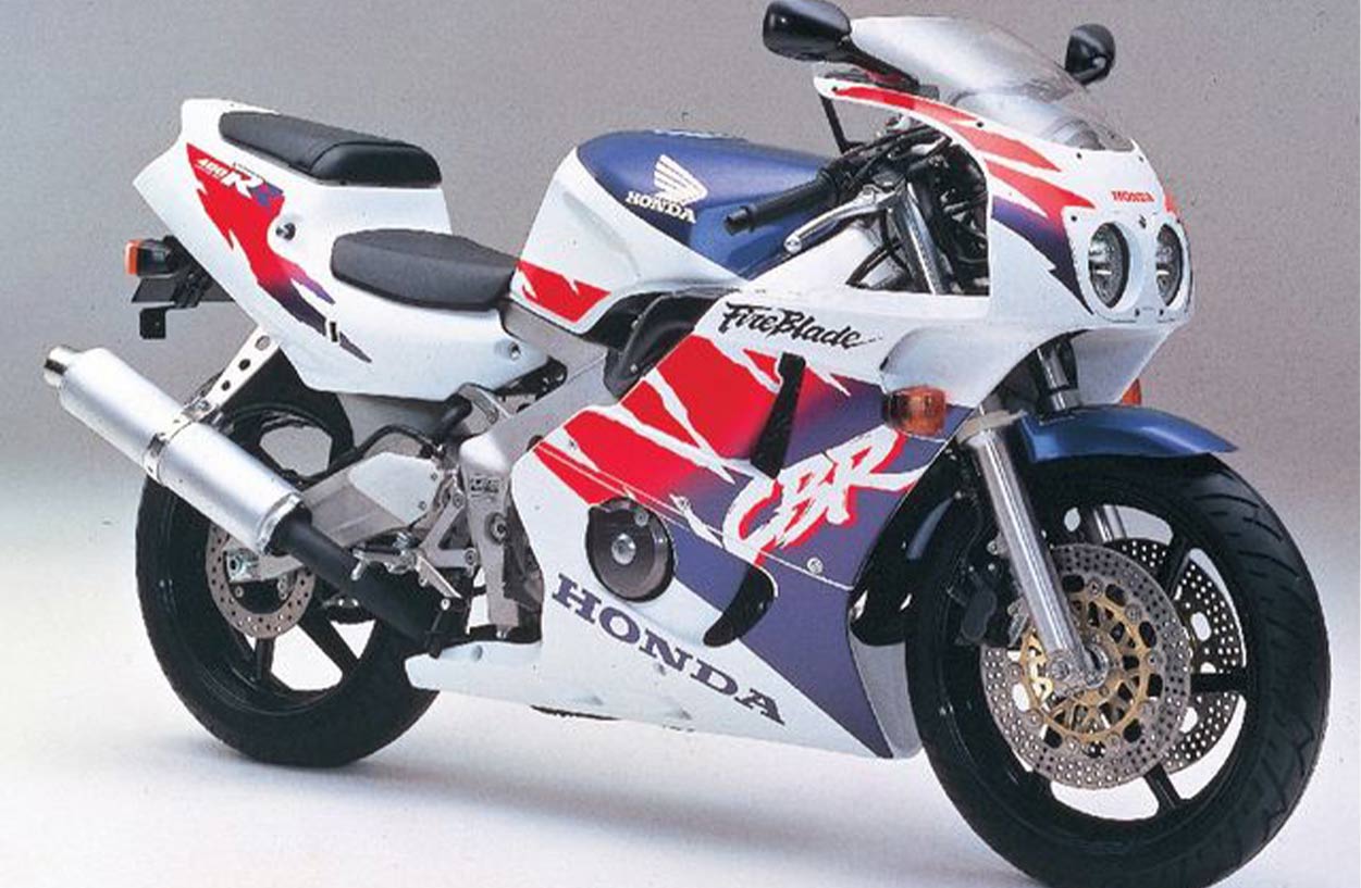 Honda CBR 400 NC 29 Photo