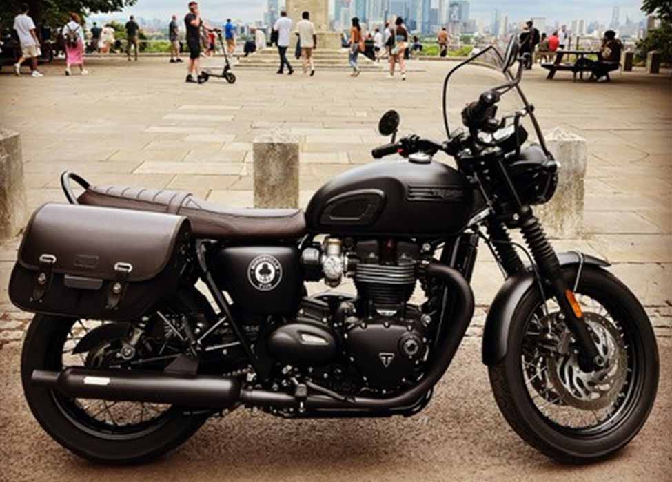 Triumph T120 Black Ace Cafe Edition