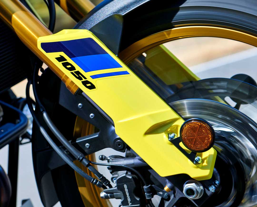 The all-new Suzuki V-Strom 1050DE Front forks