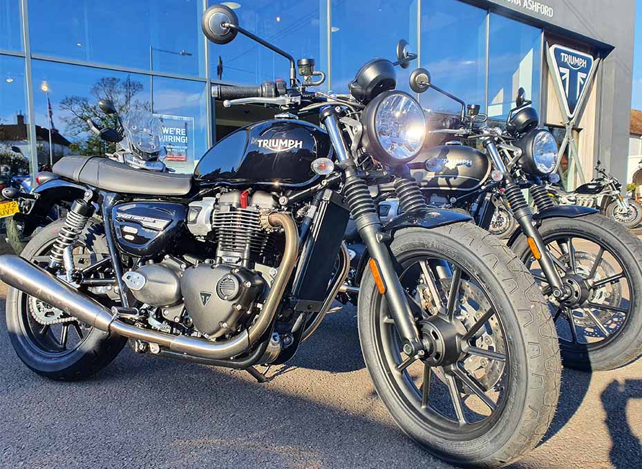 Speed Twin 900 outside Ashford Triumph